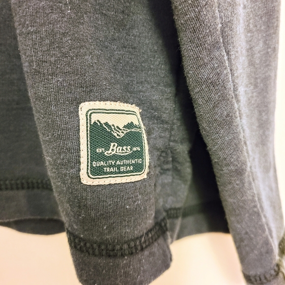 G.H. Bass & Co. Super Soft Dark Grey Quilted Top Pullover Trail Gear Sweatshirt - Picture 5 of 6